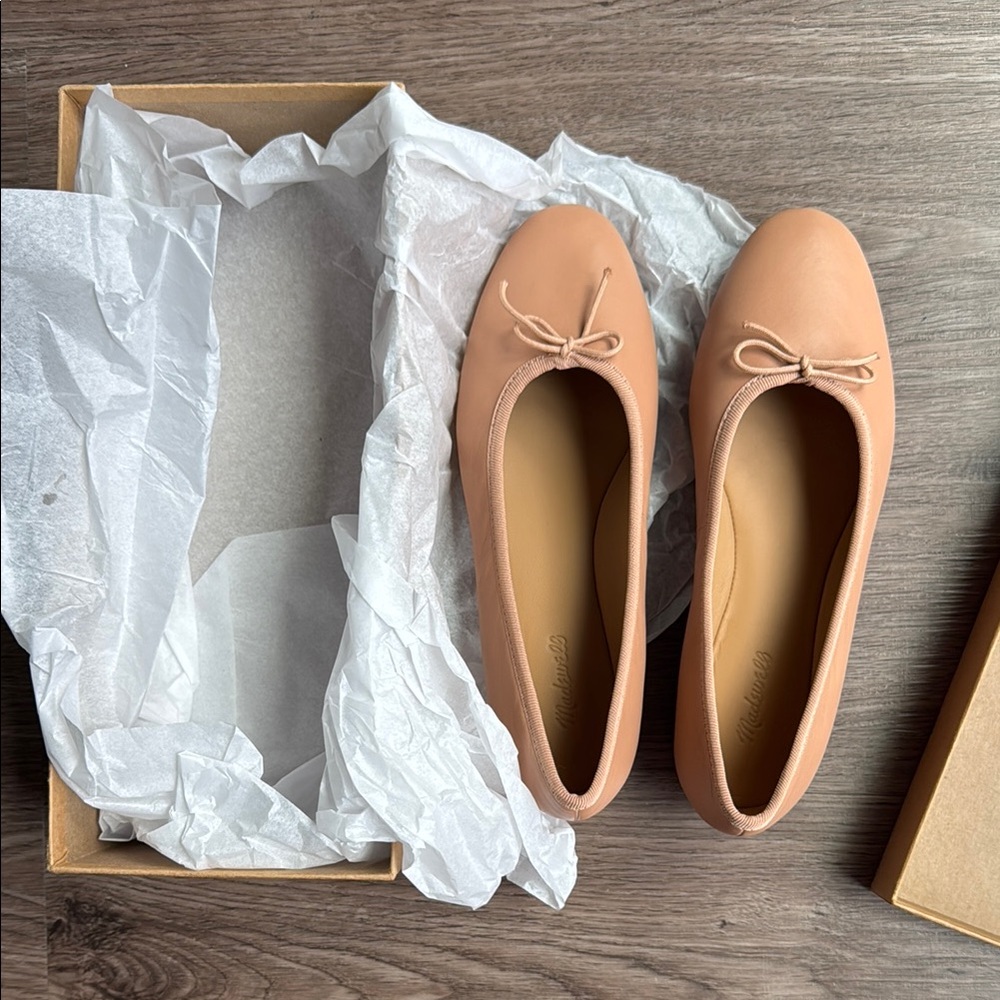 Elegant Tan Ballet Flats